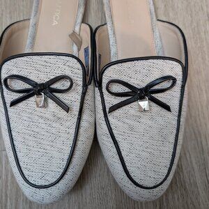 Nautica Women Cream And Black Slip On Mule Size 9